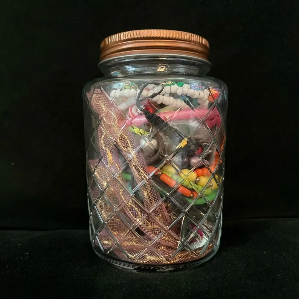 Wearable kids jewelry jar